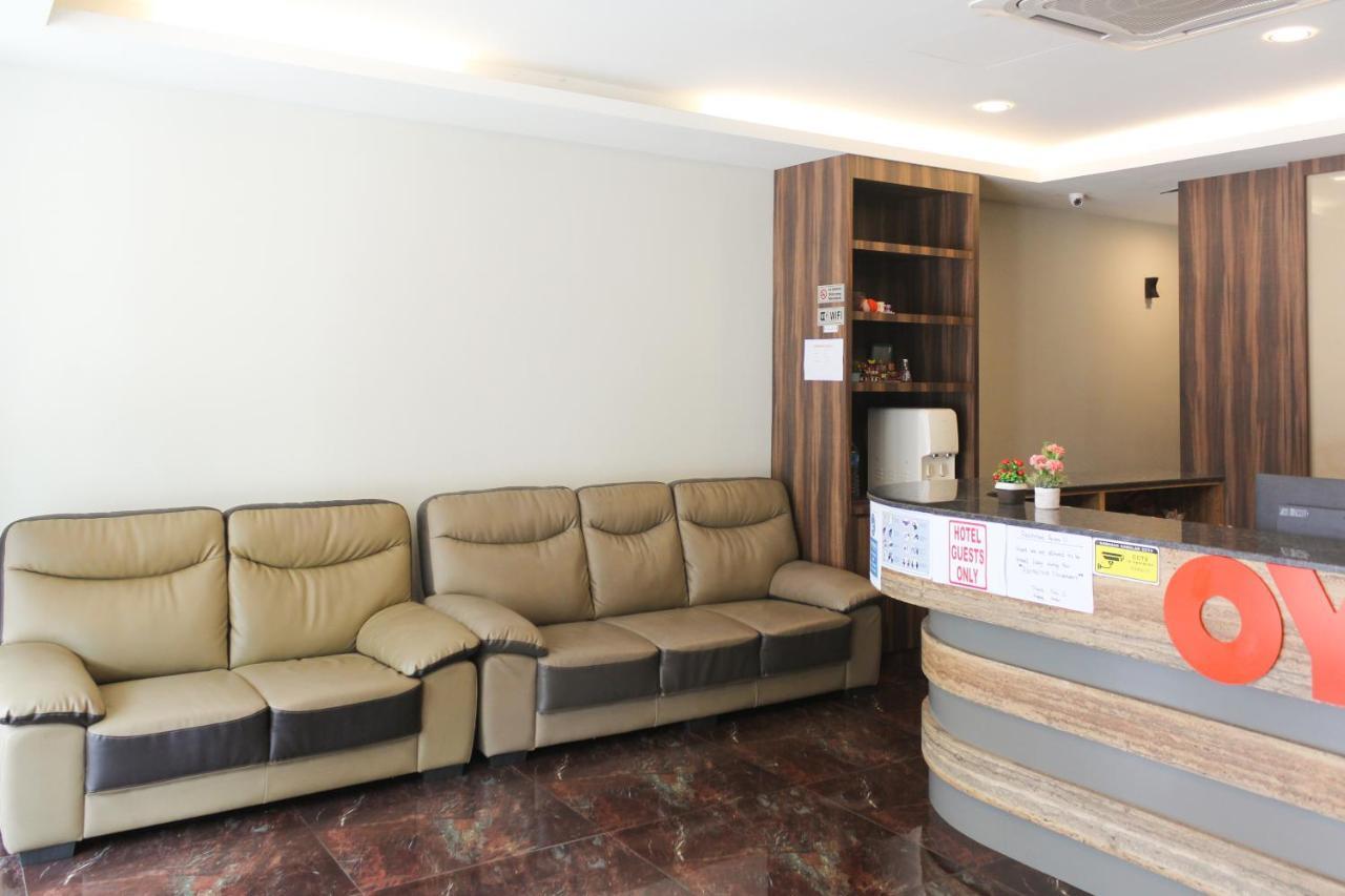 Oyo 90027 Happy Hotel Johor Bahru Exterior foto